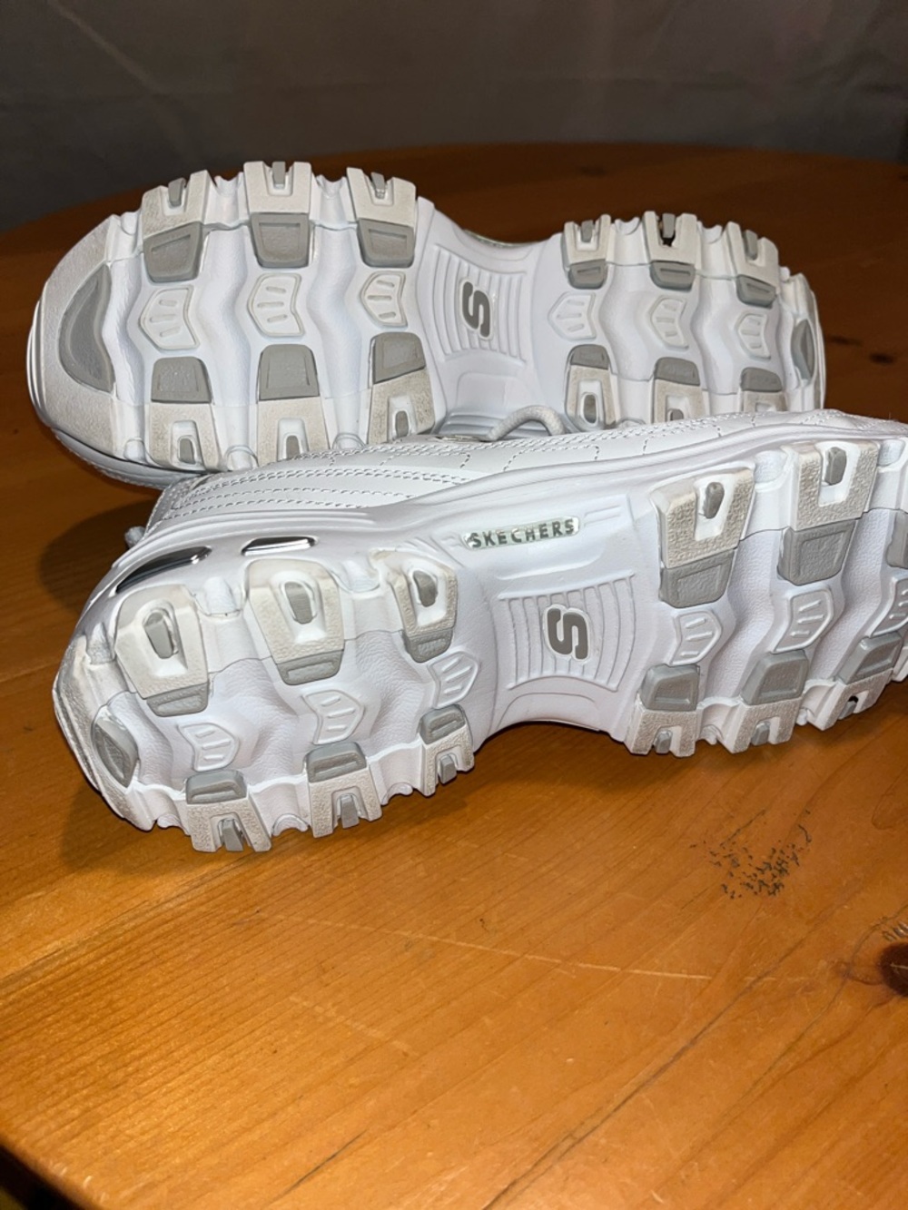 Skechers D’Lites White Women's Wide Fit Air Cooled Memory Foam Sneakers - Picture 5 of 8